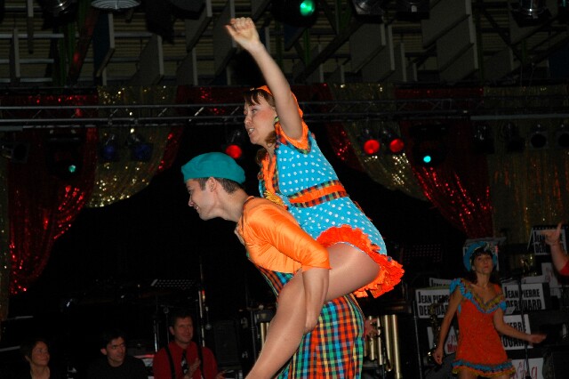 min 2005 11 12 fous swing 186